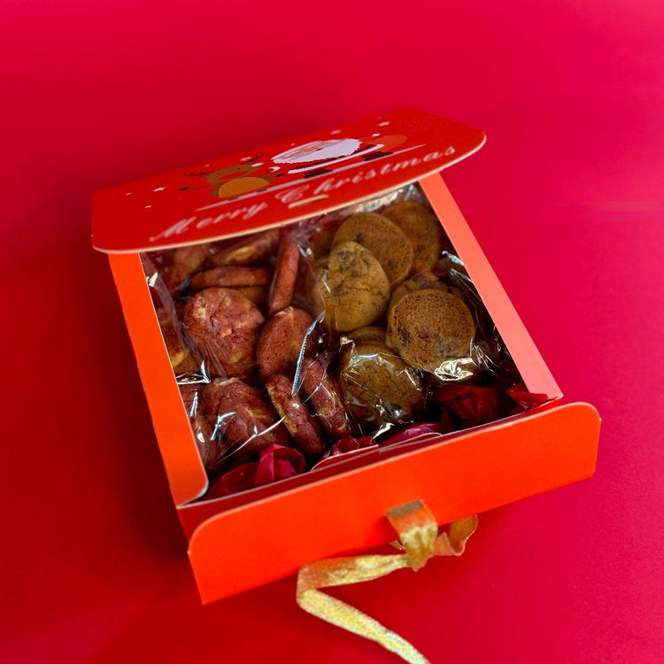 Festive Mini Choc Chip & Red Velvet Cookie Box